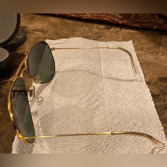 Ray Ban~ Aviator Sunglasses Gold Frames, Green Lenses UV400 Protection (UNISEX) - Picture 10 of 17